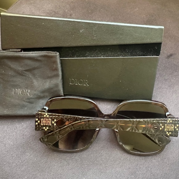 Dior Lady Studs 5 Sunglasses - Picture 2 of 6